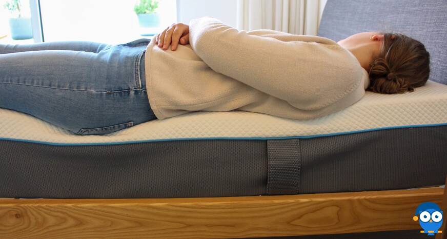 simba-hybrid-mattress-back-sleeper.jpg